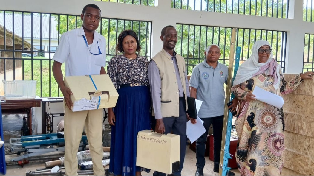 ASASI YA KIRAIA YA UHOLANZI INAYOITWA GERED GEREEDSCHAP YAIPATIA SHIRILKA LA ELIMU KIBAHA VIFAA VYA KUFUNDISHIA.